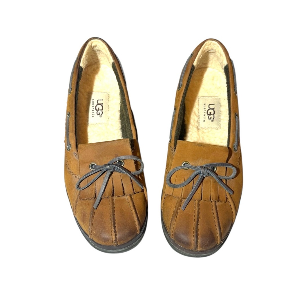 UGG Moccasin Duck Loafer Flat Shoes Sheepskin Lined Size 6.6